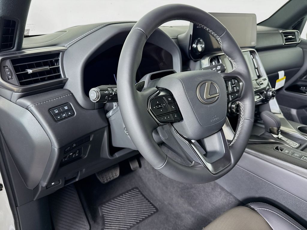 Thumbnail: 2025 Lexus LX - 9