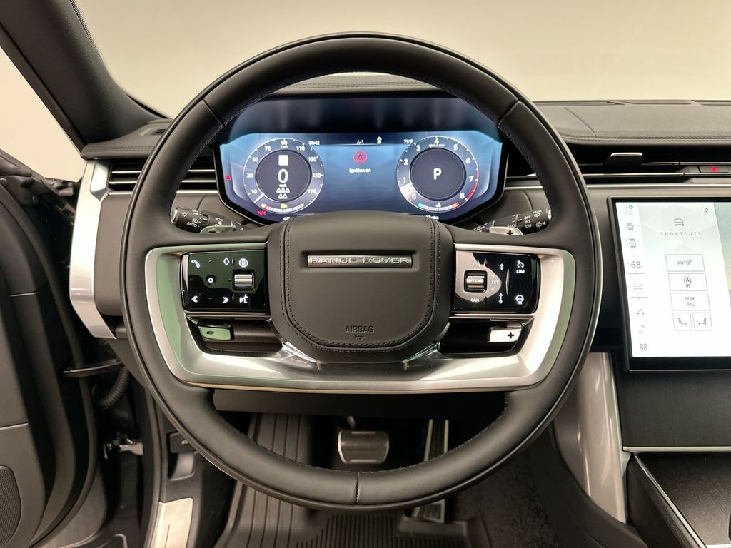 2025 Land Rover Range Rover SE 14