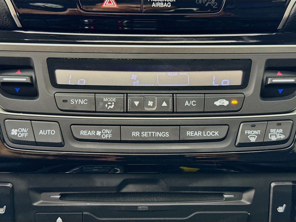 Used Car 2020 Honda Pilot  Touring For Sale Under $25,000 In Austin, Texas