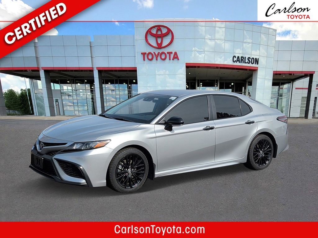 2022 Toyota Camry Hybrid SE FWD