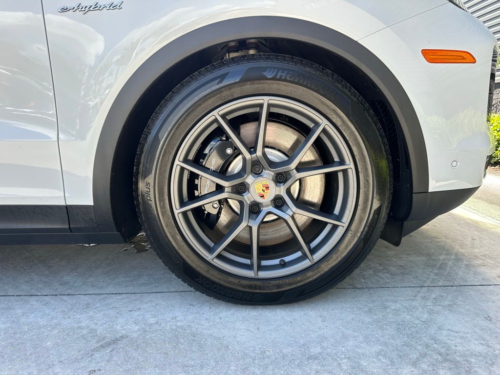 Thumbnail: 2026 Porsche Cayenne - 15