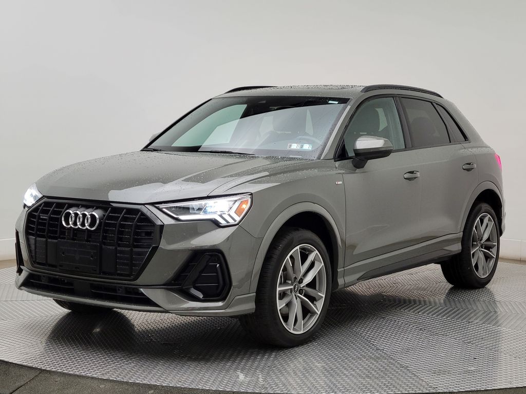 Thumbnail: 2023 Audi Q3 - 2