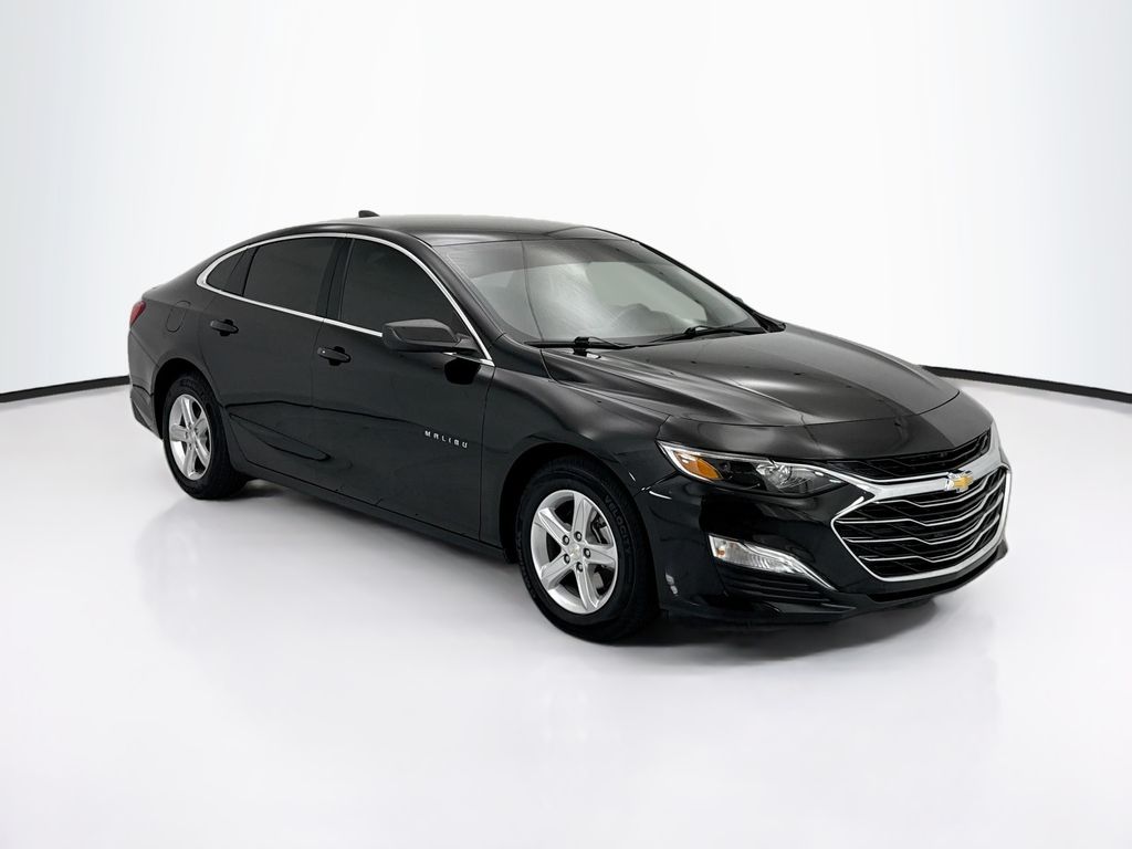 Thumbnail: 2020 Chevrolet Malibu - 3
