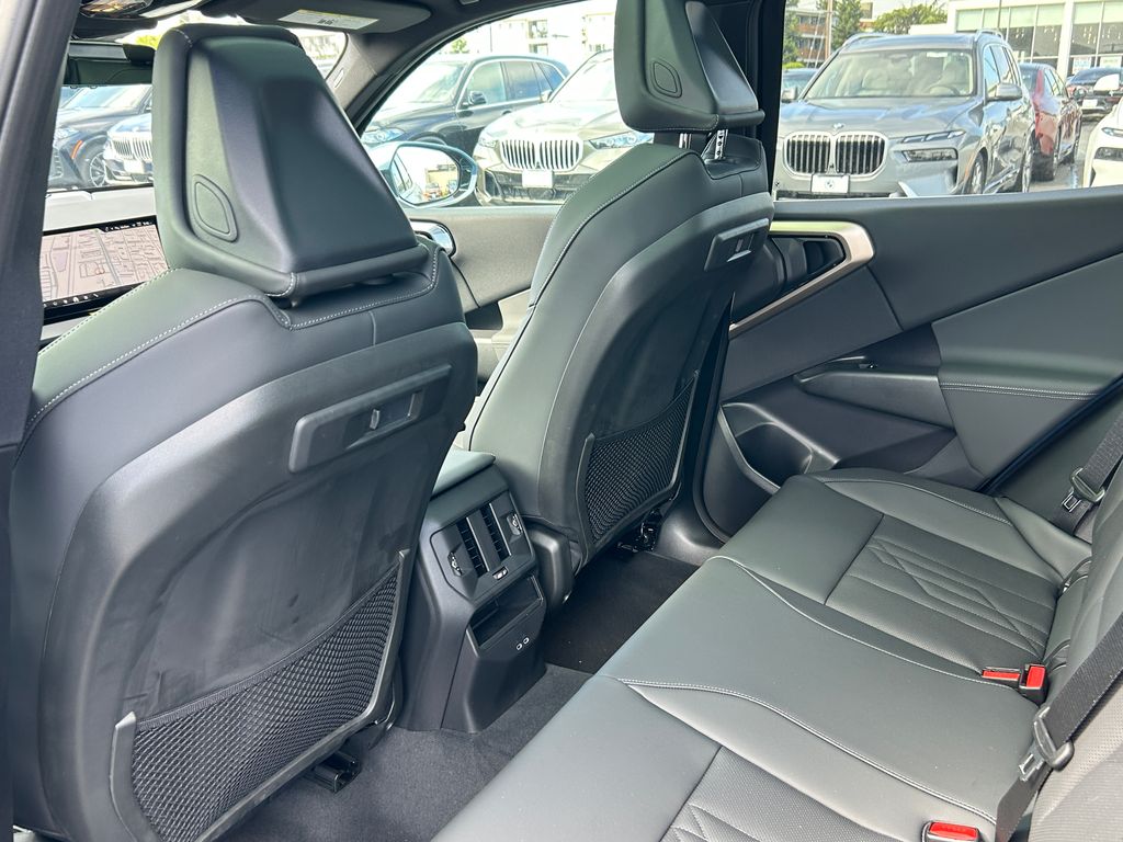 2025 BMW X3 3.0i 32