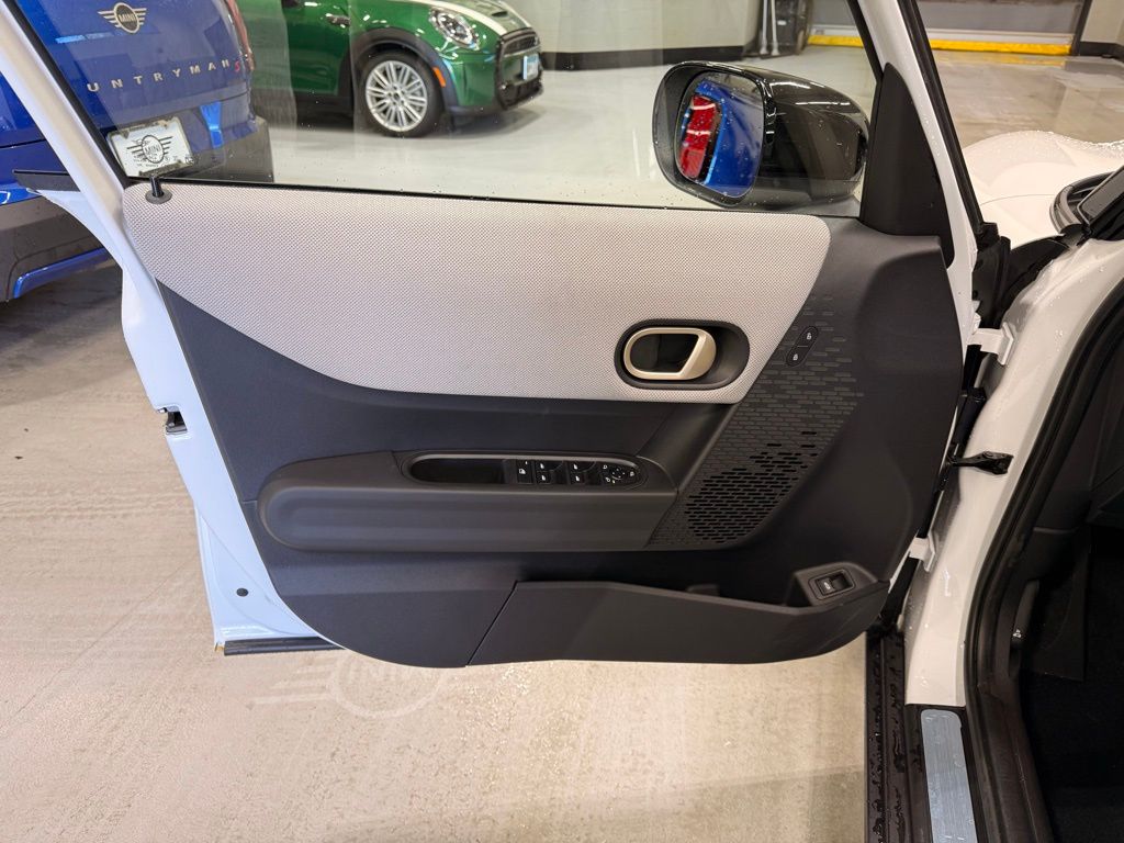 Thumbnail: 2025 MINI Cooper Hardtop - 10