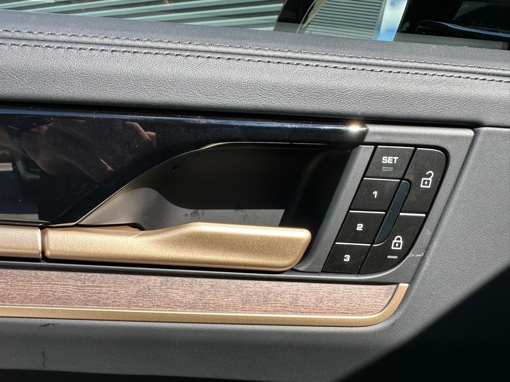 Thumbnail: 2026 Porsche Cayenne - 15