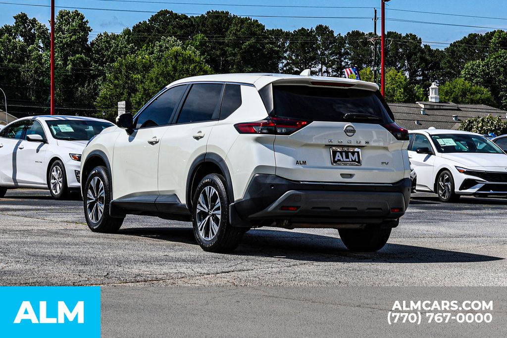 Used 2022 White Nissan SV image 7