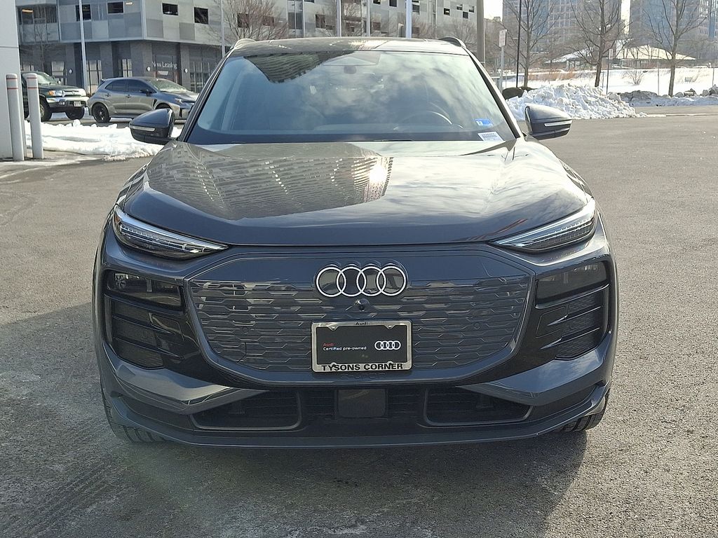 Thumbnail: 2025 Audi Q6 e-tron - 2