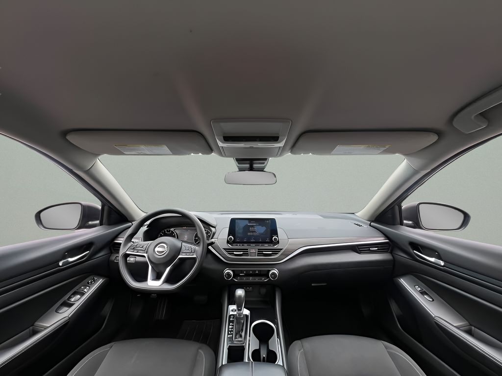 Used 2024 Nissan Altima Sedan