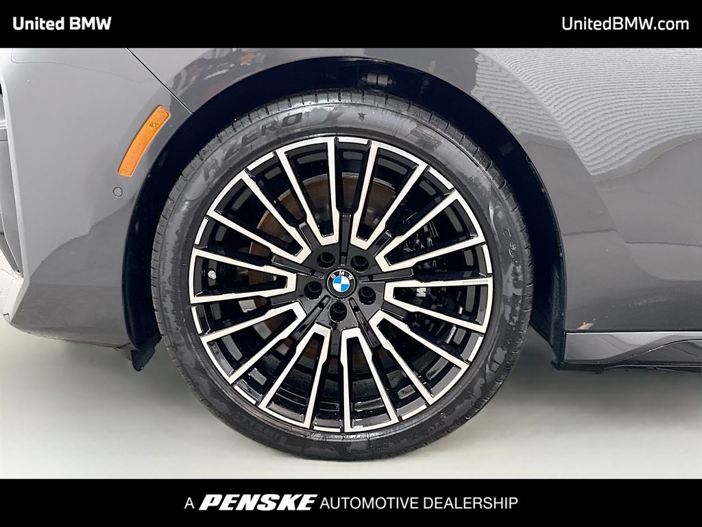 Thumbnail: 2026 BMW 7 Series - 2