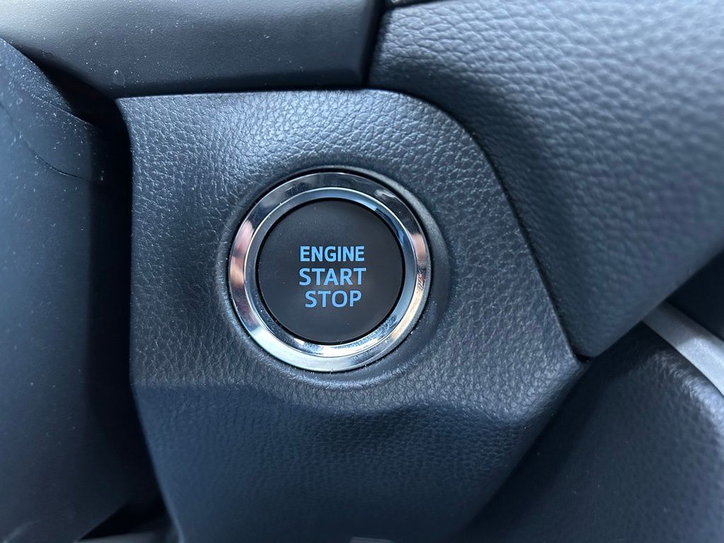 Thumbnail: 2021 Toyota RAV4 - 28