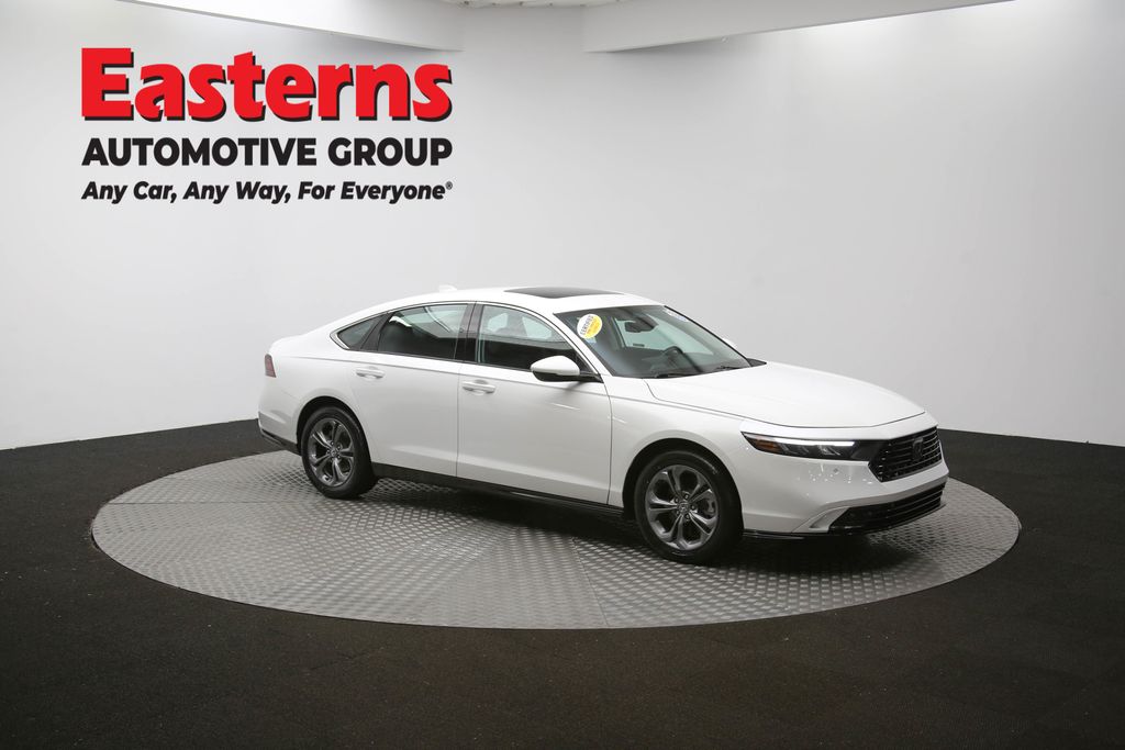 Used 2023 White Honda EX-L image 45