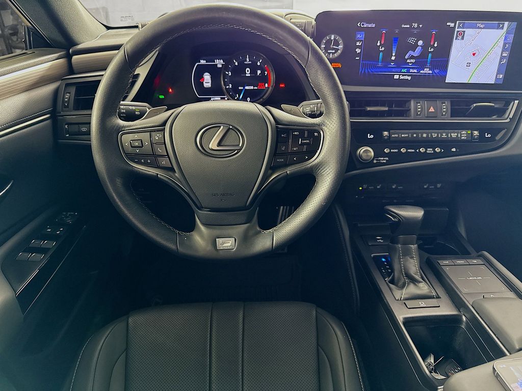 Thumbnail: 2022 Lexus ES - 23