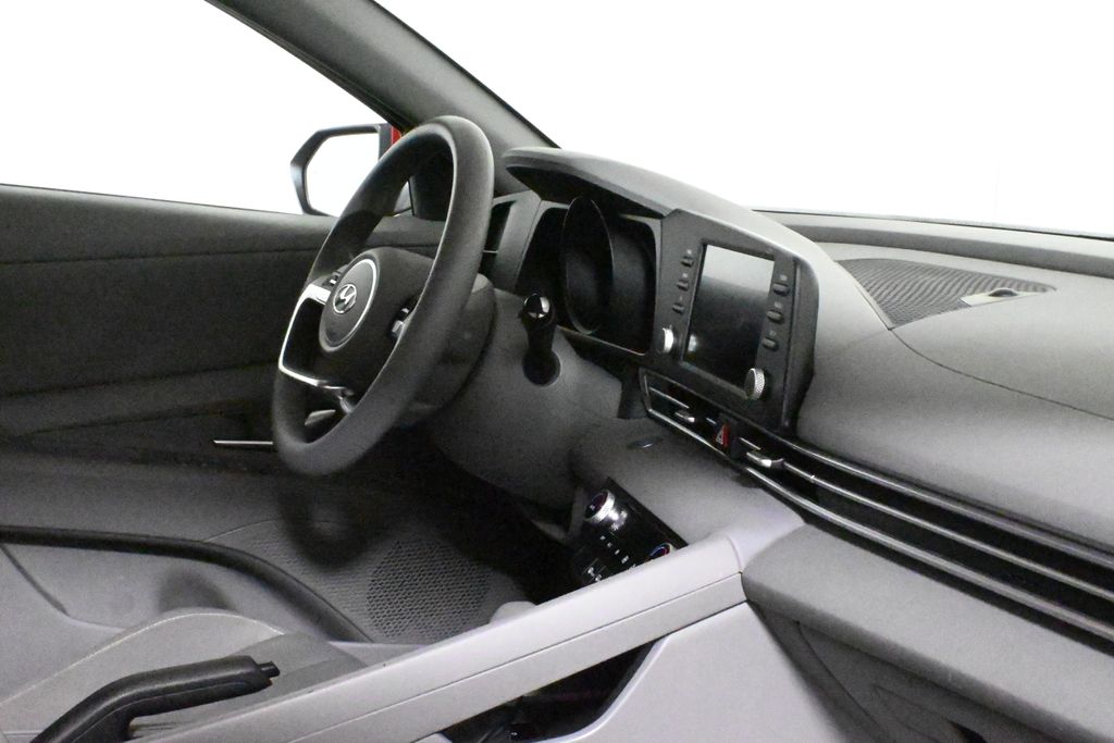 Thumbnail: 2021 Hyundai Elantra - 32