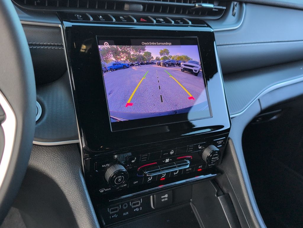 new 2025 Jeep Grand Cherokee car, priced at $32,125