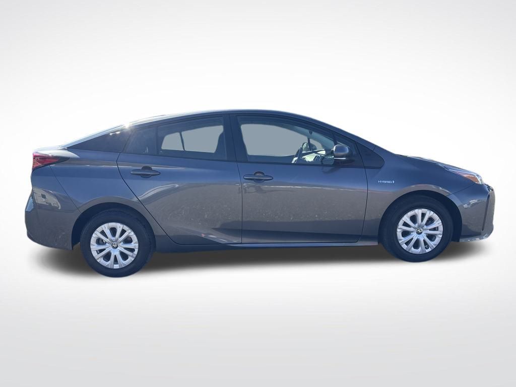 2022 Magnetic Gray Metallic Toyota Prius L FWD Hatchback