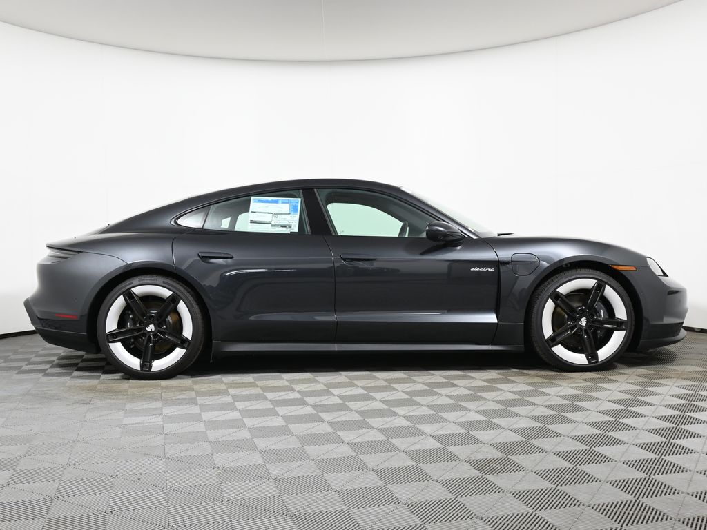 2025 Porsche Taycan  8