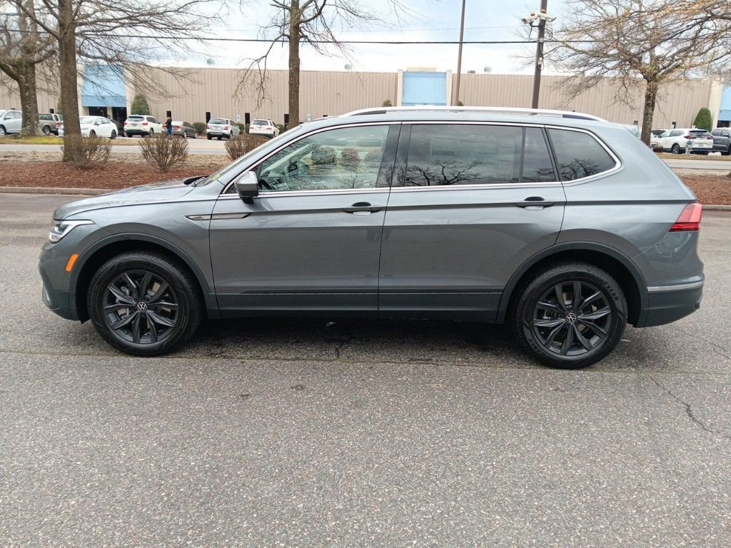 2024 Volkswagen Tiguan 2.0T SE 2