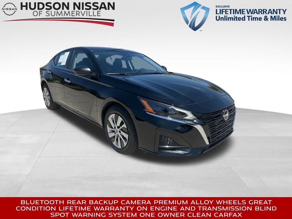 2024 Super Black Clearcoat Nissan Altima 2.5 S Sedan