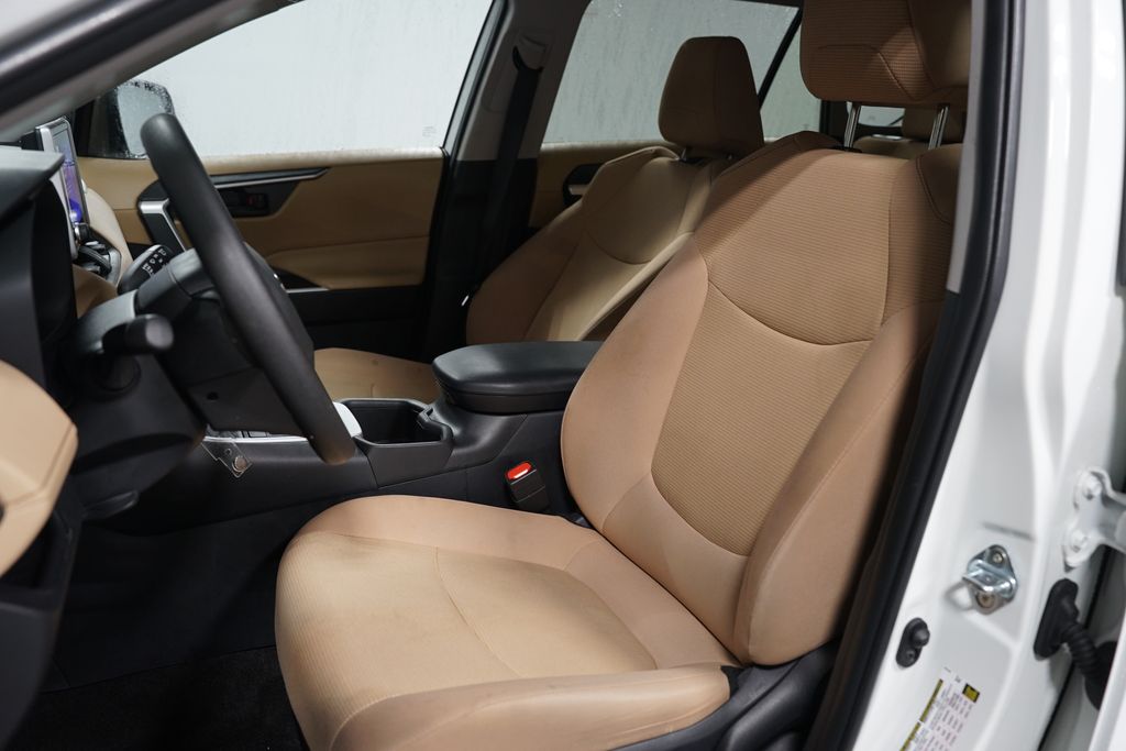 Thumbnail: 2025 Toyota RAV4 - 6