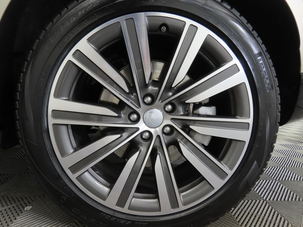 Thumbnail: 2023 Land Rover Range Rover - 31