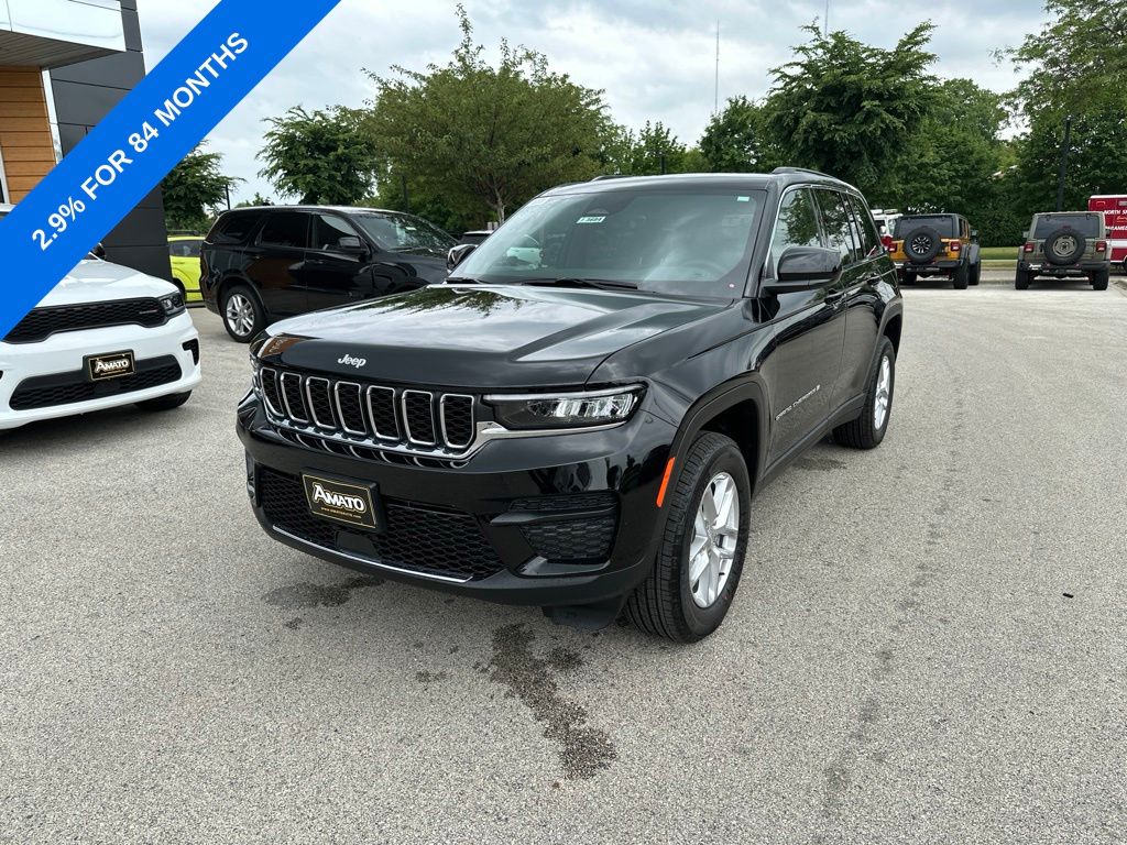 Diamond Black Crystal Pearlcoat 2026 Jeep Grand Cherokee Laredo X 4WD SUV / Crossover Four-Wheel Drive 8-Speed Automatic