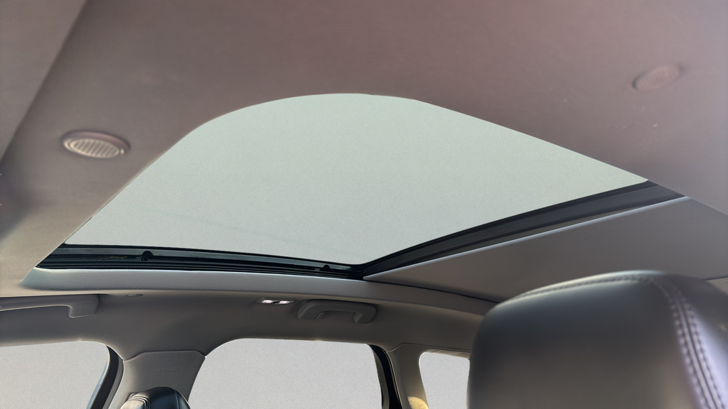 Used 2021 Silver Lincoln Reserve image 16