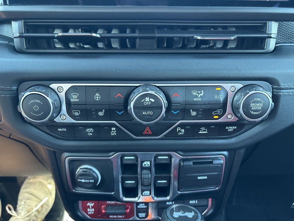Used 2024 Jeep Wrangler SUV