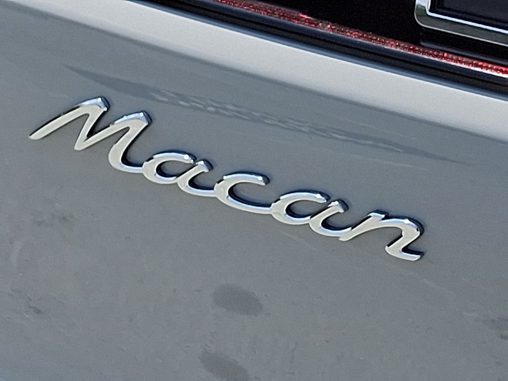 Thumbnail: 2026 Porsche Macan - 29