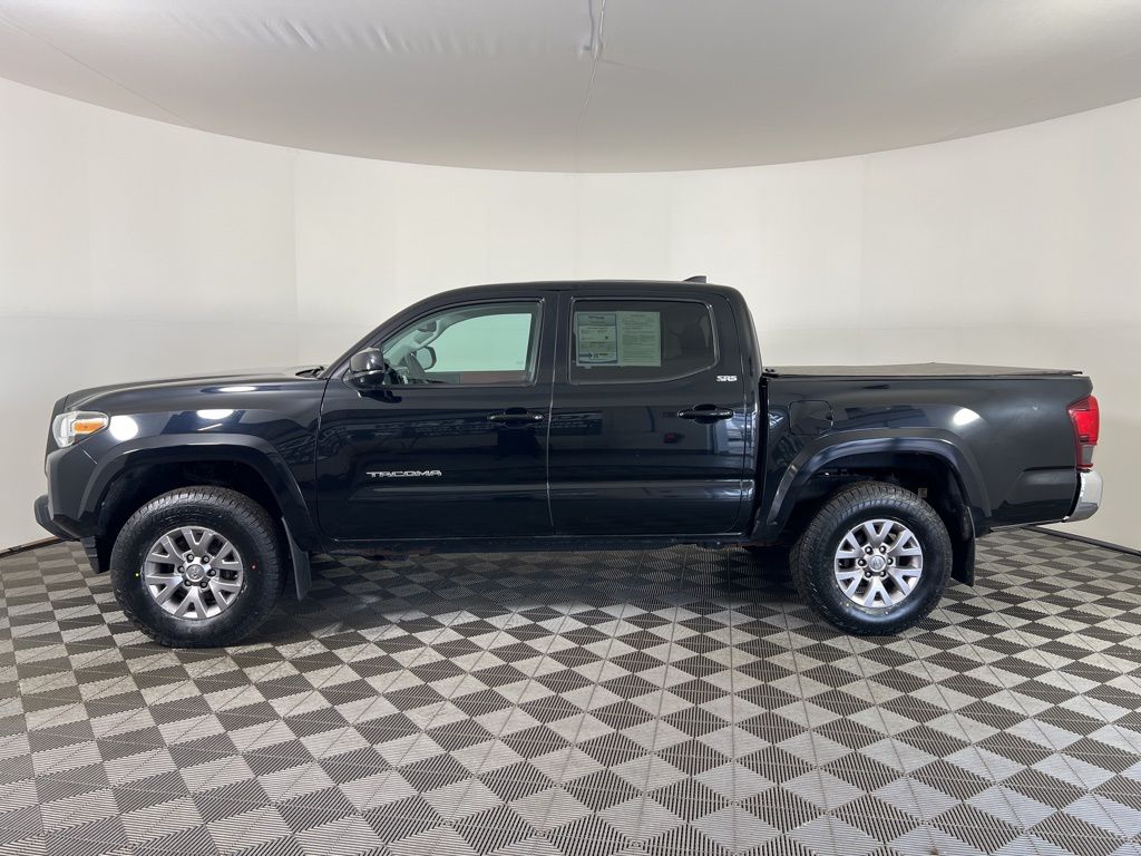 Used 2019 Black Toyota SR5 image 8