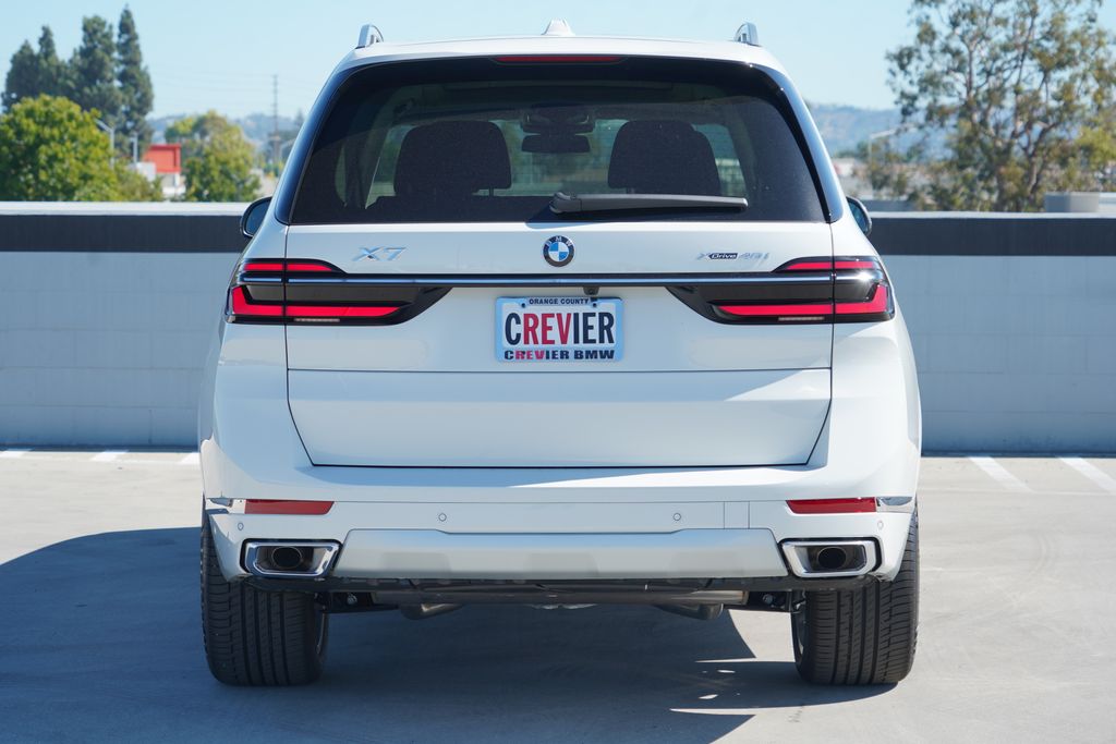 Thumbnail: 2027 BMW X7 - 6