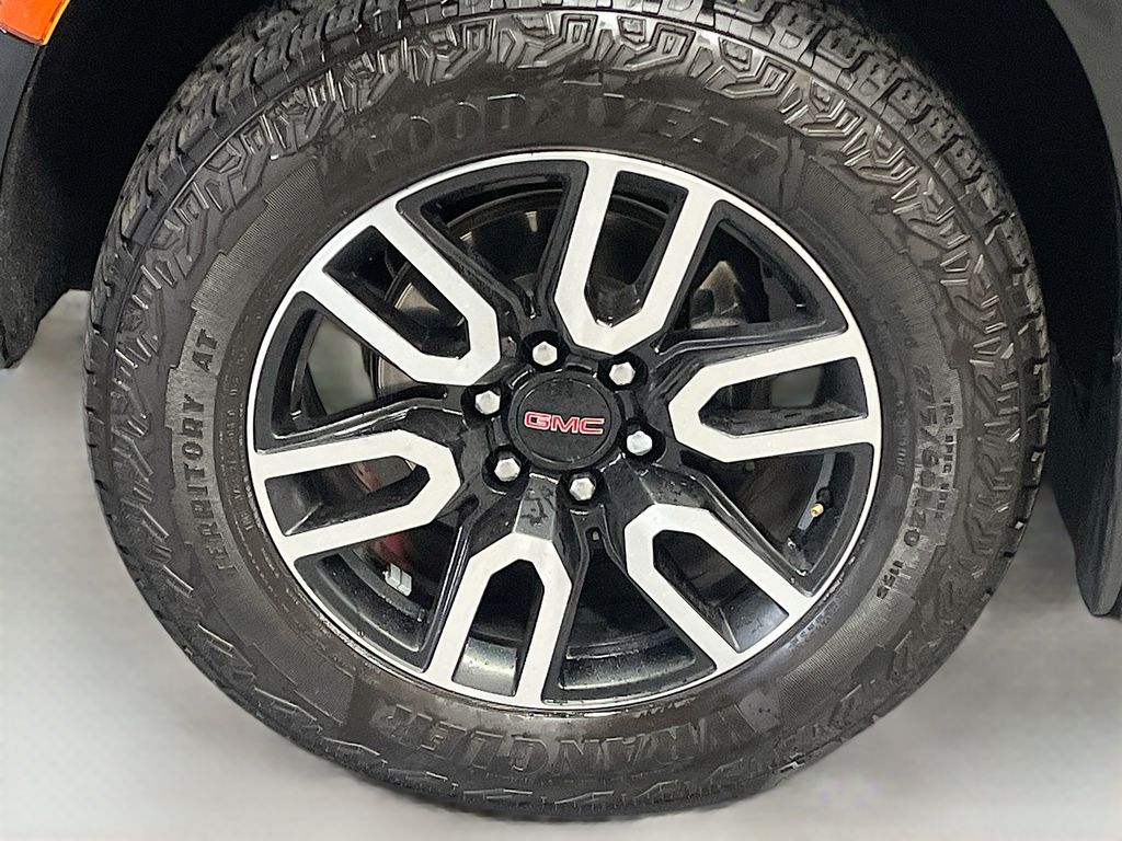 Used 2024 Onyx Black GMC AT4 image 34