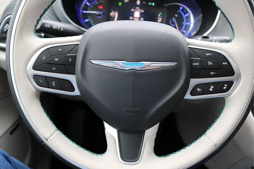 Used Car 2018 Chrysler Pacifica Hybrid  Limited For Sale Under $20,000 In Austin, Texas