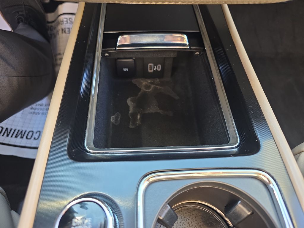 Used 2022 Silver Lincoln Reserve image 32