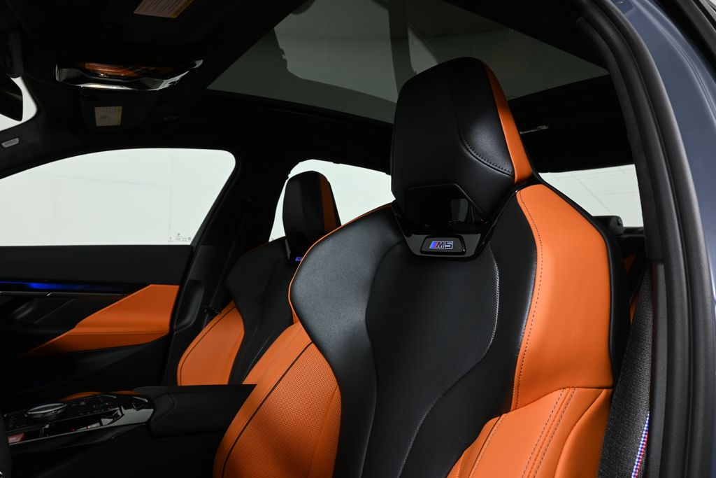 Thumbnail: 2026 BMW M5 - 17