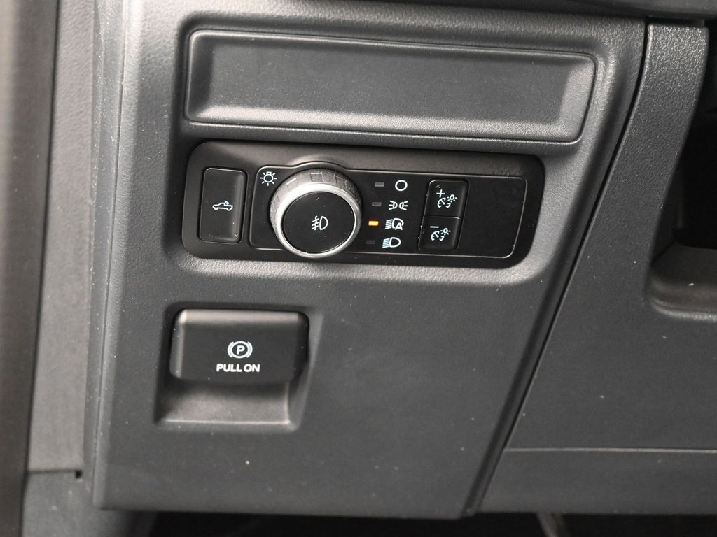 Used 2023 Iconic Silver Metallic Ford XL image 13