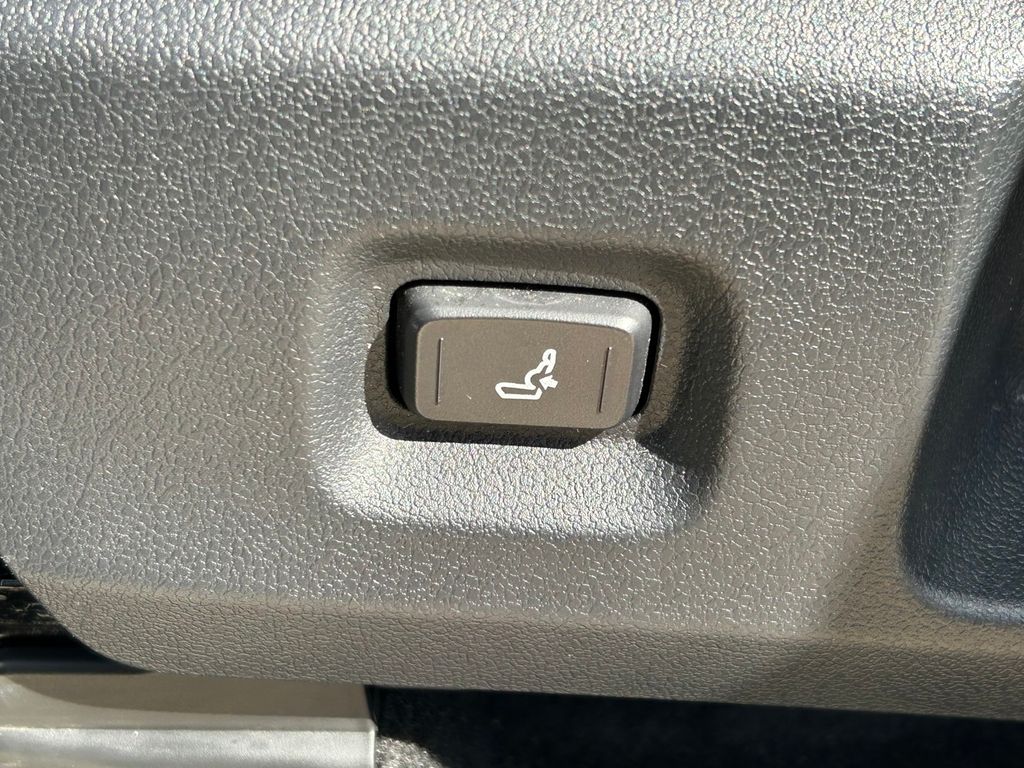 Used 2025 Toyota Tacoma Truck