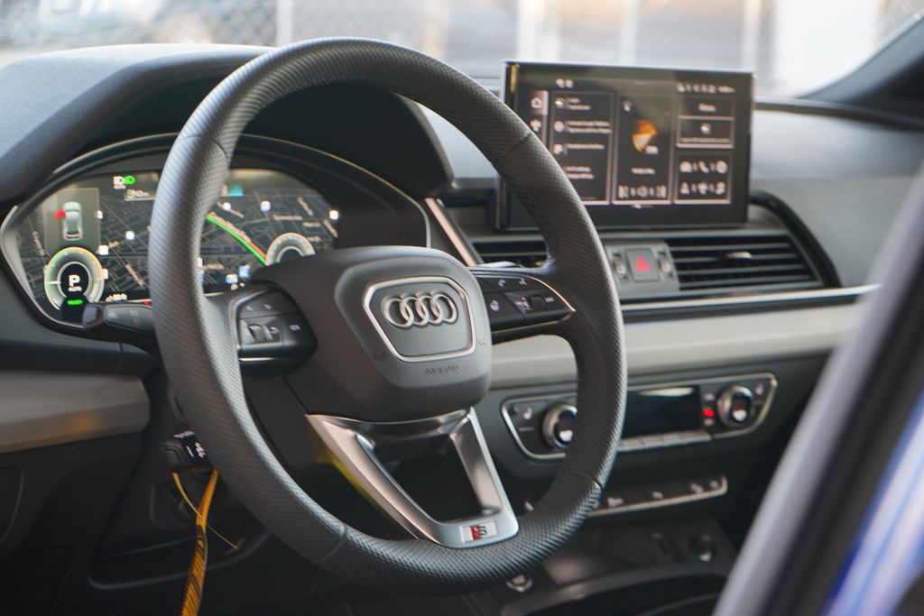 2025 Audi Q5 e  8