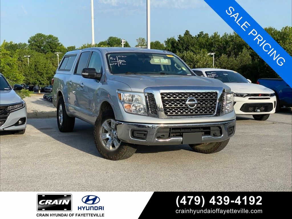 Brilliant Silver 2018 Nissan Titan Pickup Truck Four-Wheel Drive 7-Speed Automatic
