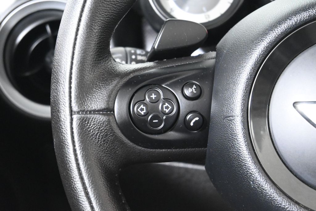 2014 MINI Cooper Base 23