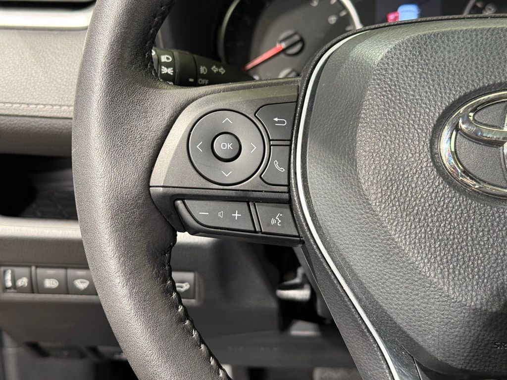 Thumbnail: 2022 Toyota RAV4 - 25