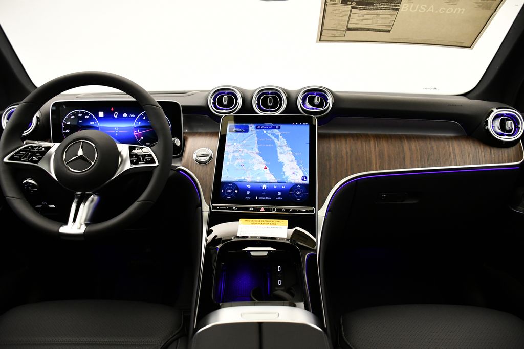 2025 Mercedes-Benz GLC 300 20