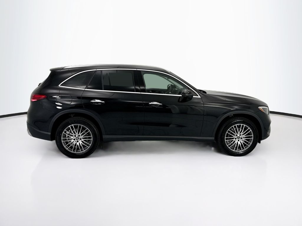 Thumbnail: 2026 Mercedes-Benz GLC - 4