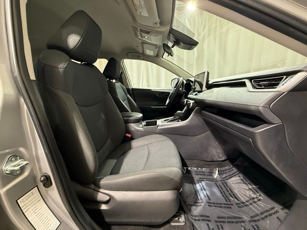 Thumbnail: 2024 Toyota RAV4 - 21