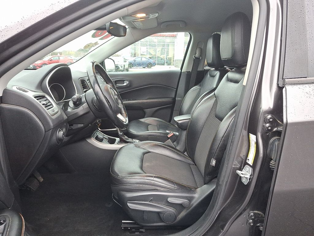 Thumbnail: 2018 Jeep Compass - 14