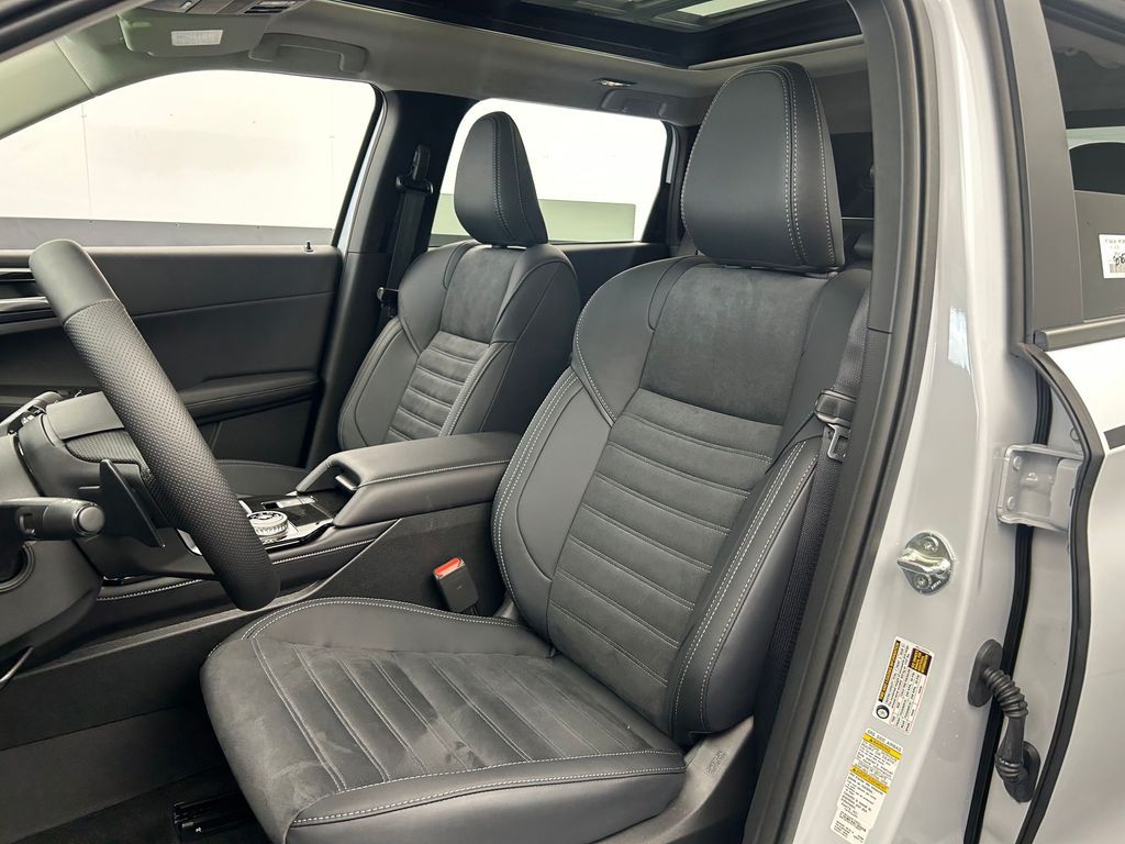 New 2026 White Mitsubishi Trail Edition image 10