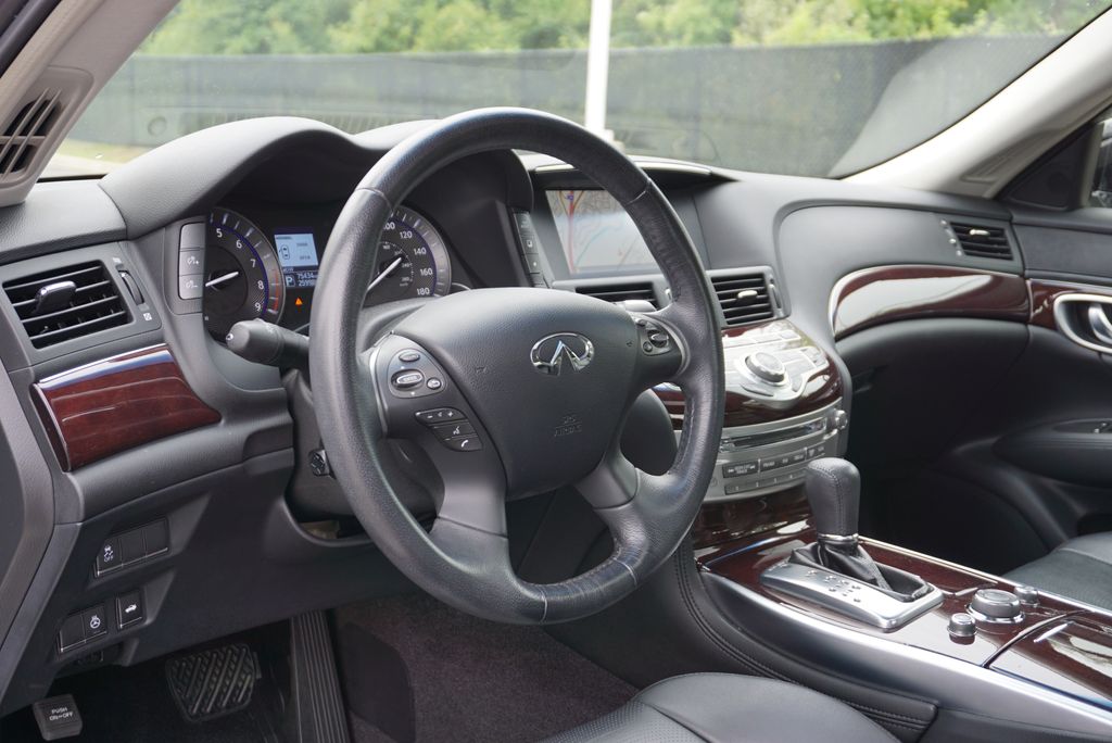 Thumbnail: 2015 INFINITI Q70 - 10