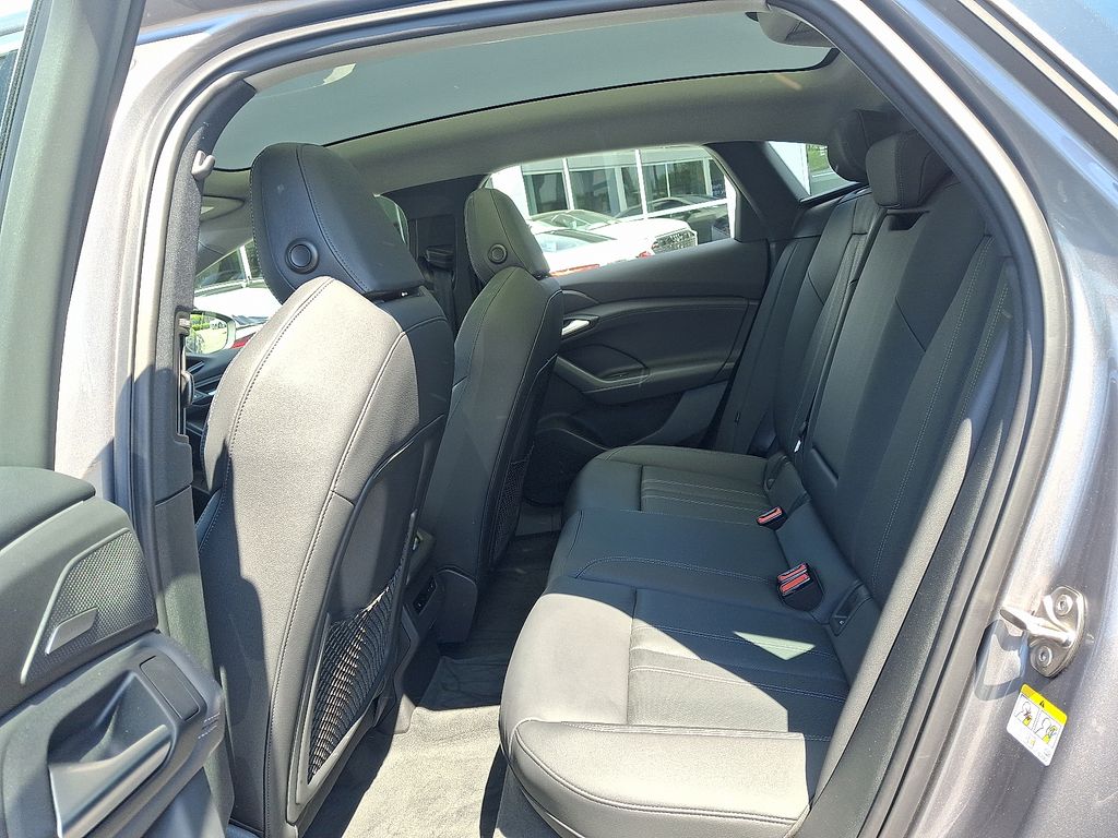 Thumbnail: 2025 Audi e-tron S - 10