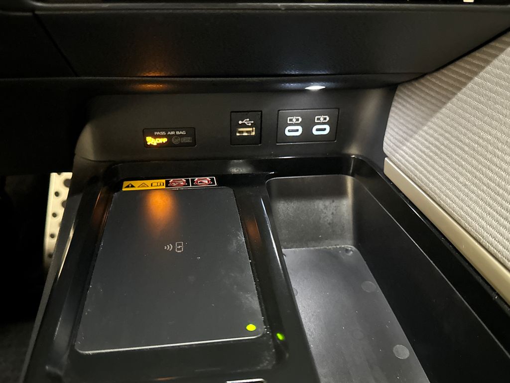 Certified Used 2025  Toyota SE image 28