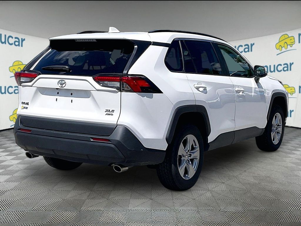 2024 Toyota RAV4 — photo 6